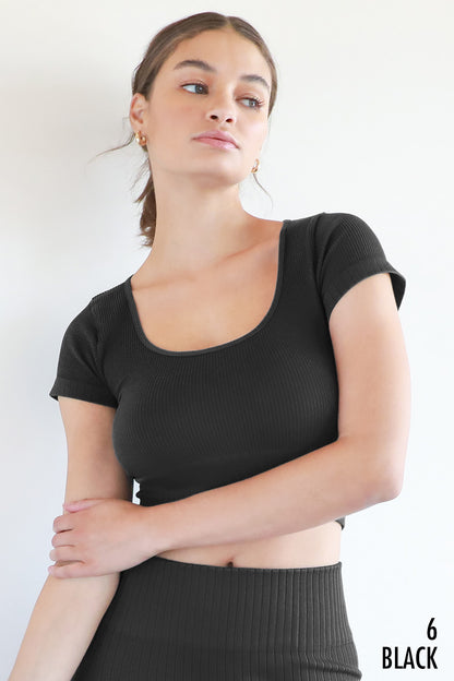 NIKIBIKI SCOOPE NECK CROP TOP