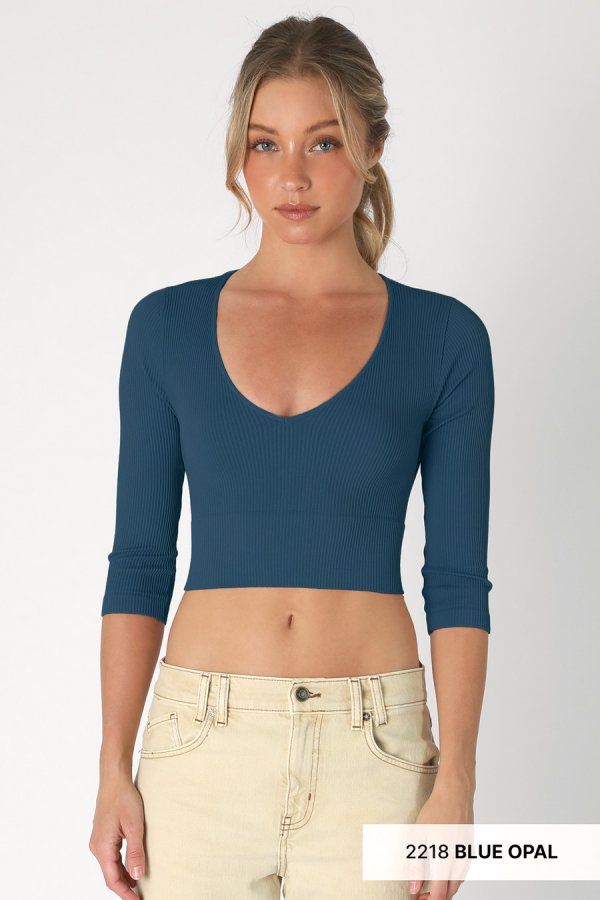 NIKIBIKI RIBBED 3/4 SLEEVE V NECK CROP TOP